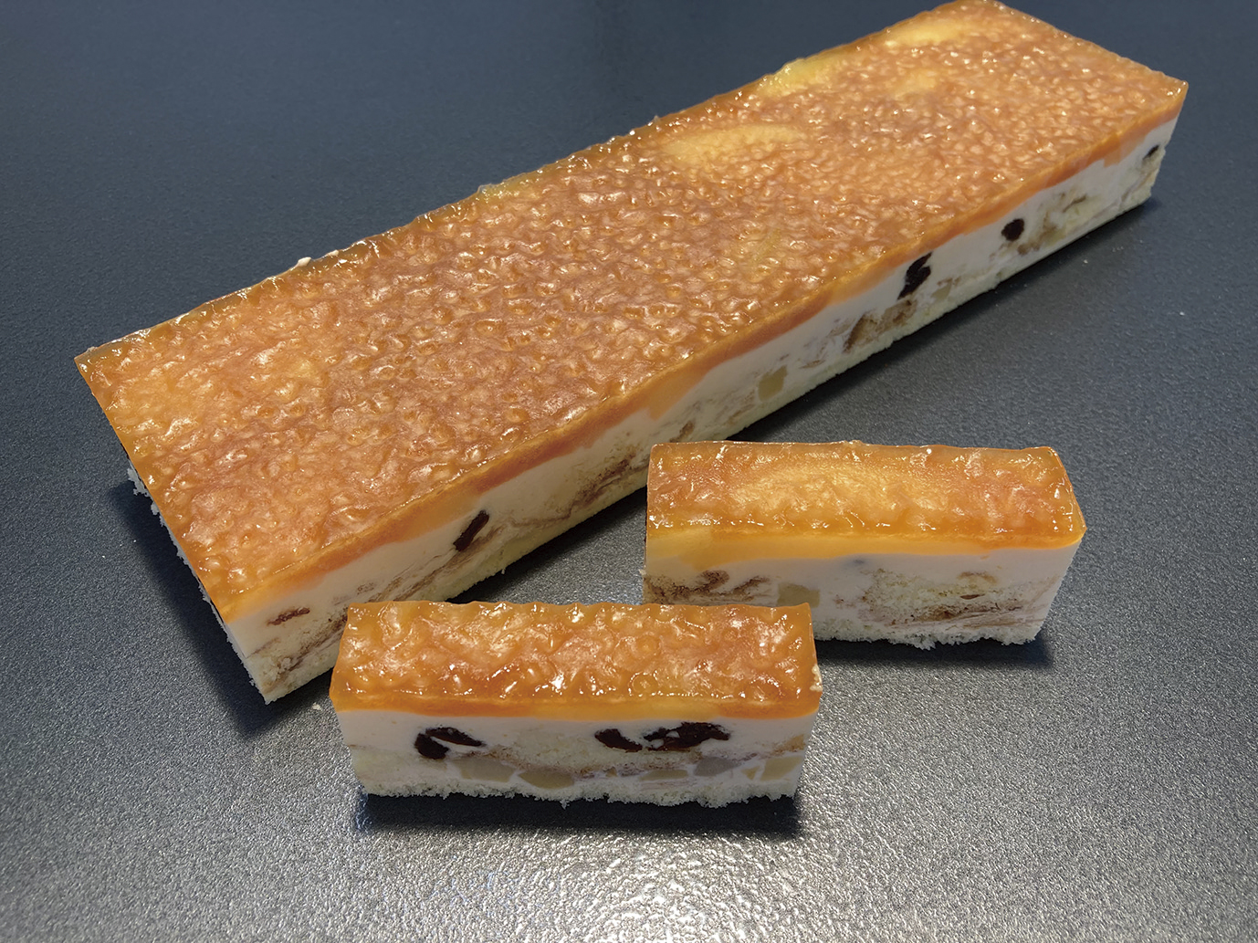 エア・ウォーター）タタン風リンゴクラムケーキ　５６０ｇ