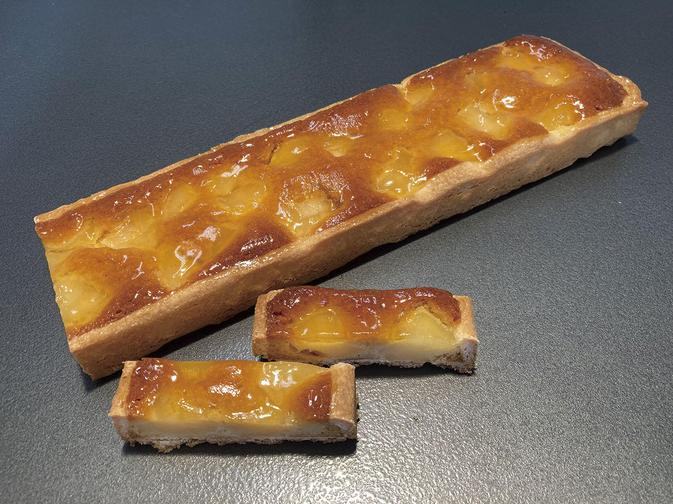 エア・ウォーターアグリ）角型カラメルアップルタルト　４５０ｇ