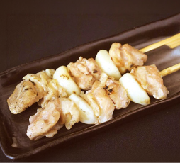炭火やきとり ももニンニク串(素焼)