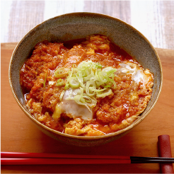 チリカツ丼